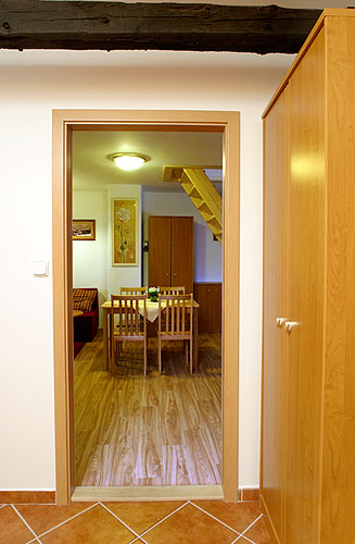 Pohled z chodby do pokoje, Penzion Galko - ubytování Český Krumlov