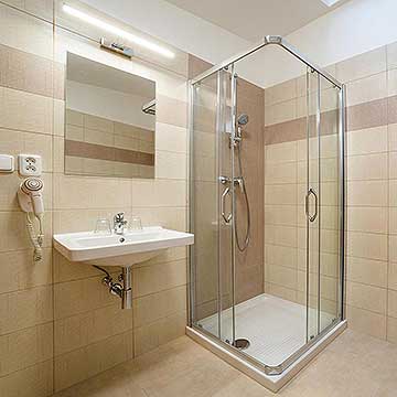 Apartment no. 3, bathroom - accommodation in Český Krumlov, Pension Galko,  Lubor Mrázek
